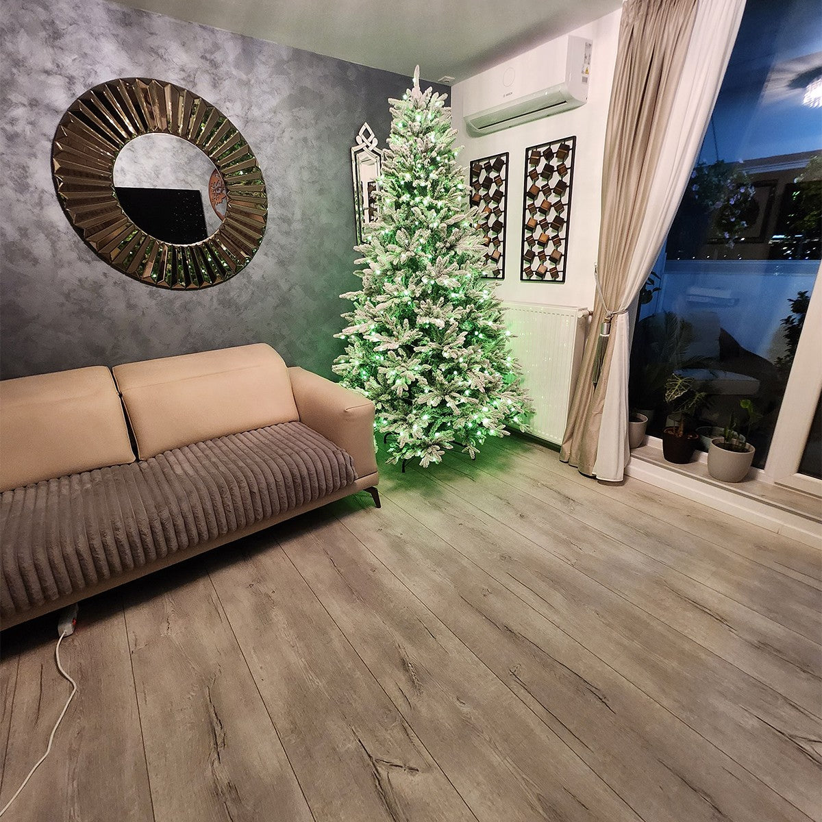 Künstlicher Weihnachtsbaum, beschneit, Polar, 3D-Zweige, 300 cm, RGB-LED 32 Modi, Fernbedienung, Metallständer, 4186 Zweige