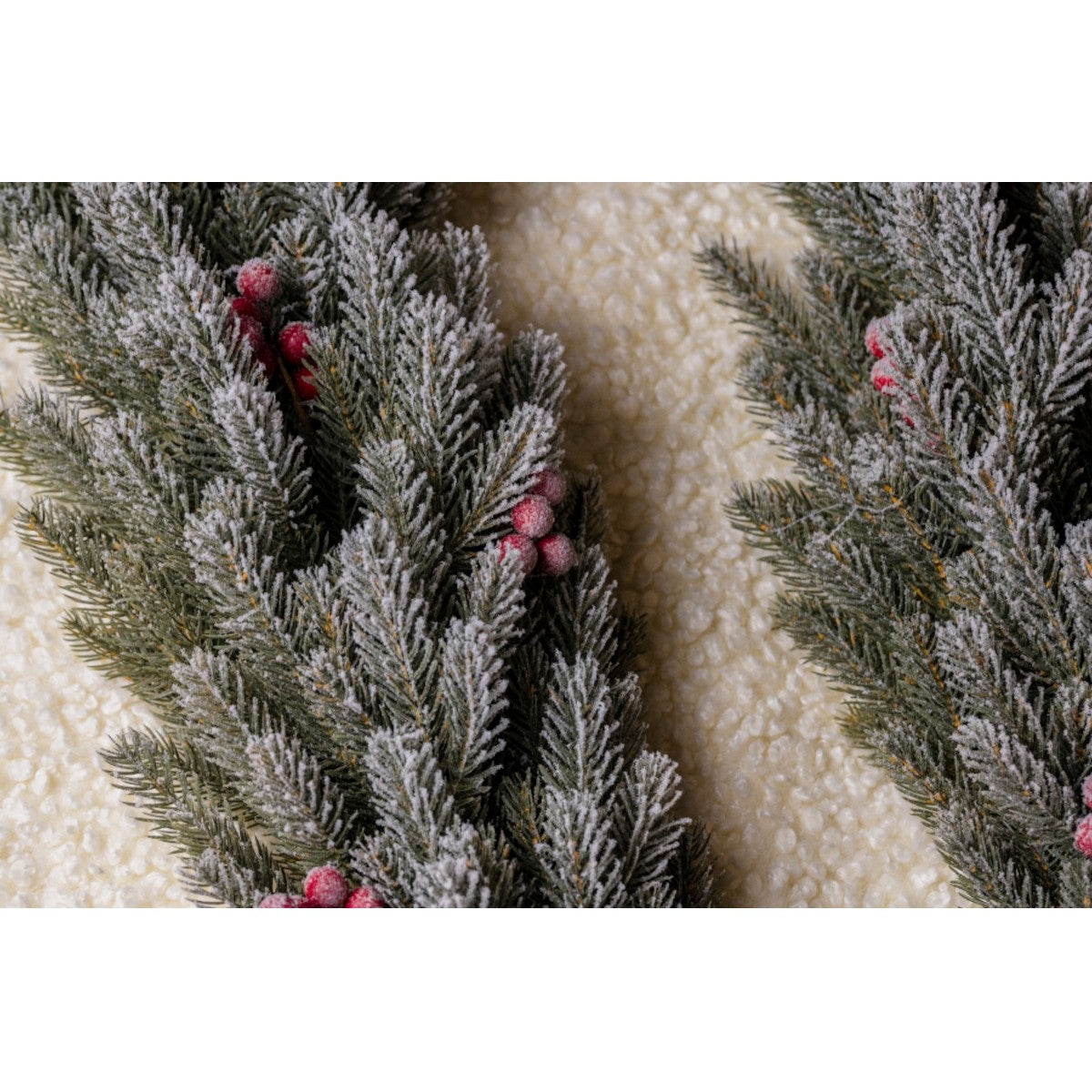 Weihnachtsgirlande, 3D-Tannenzweige, Schnee und Lorbeerbeeren, 100 cm, Ego