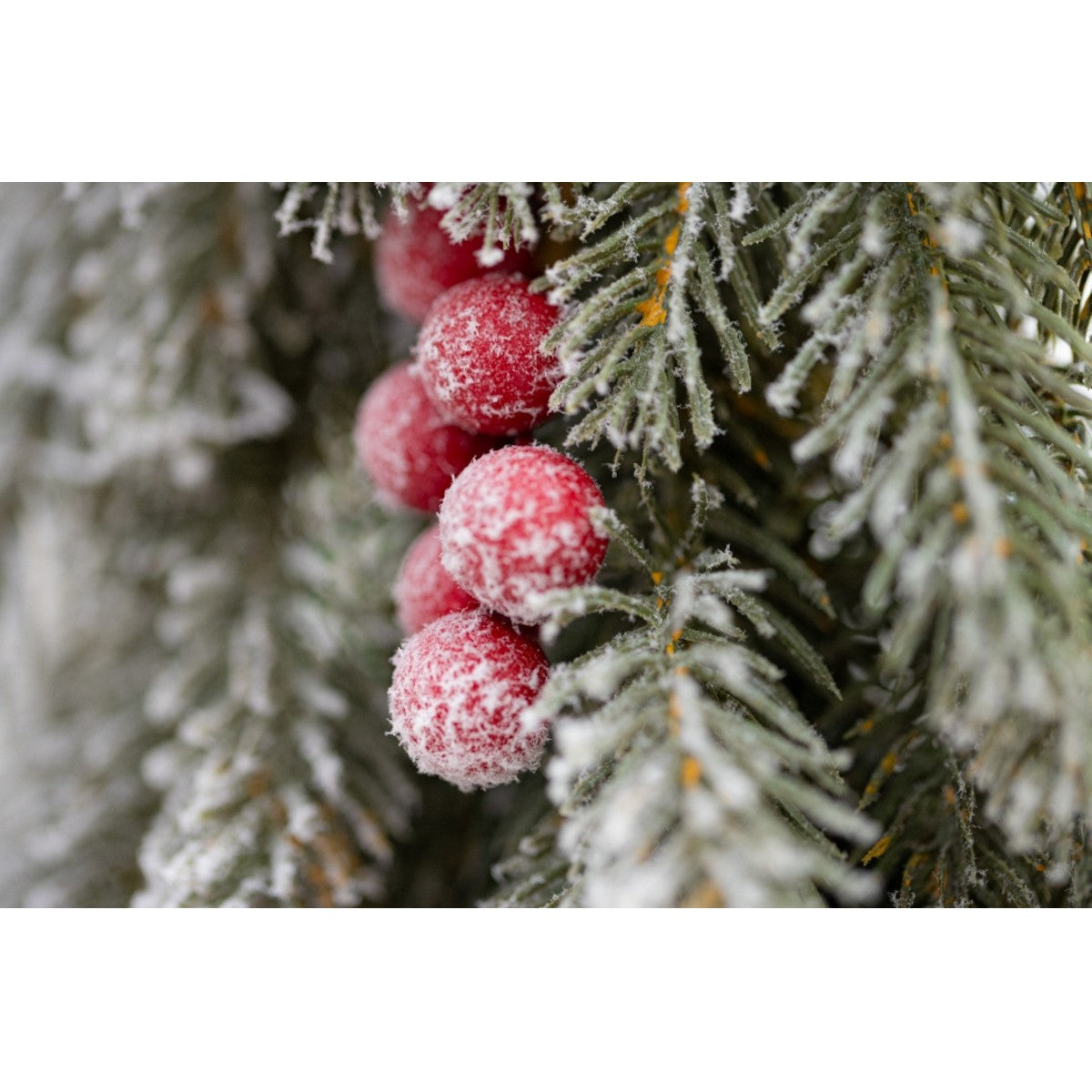 Weihnachtsgirlande, 3D-Tannenzweige, Schnee und Lorbeerbeeren, 100 cm, Ego