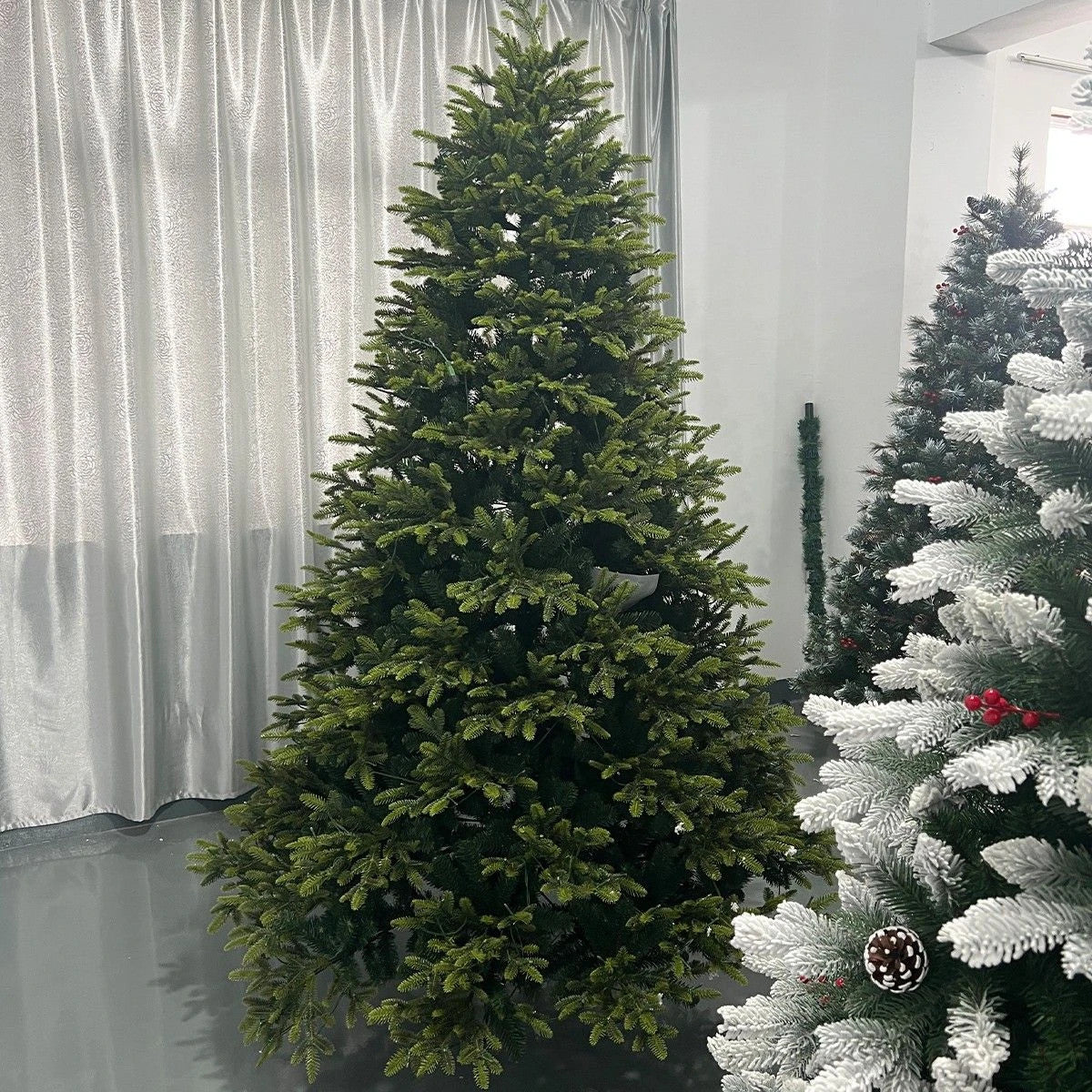 Premium-Weihnachtsbaum, Normandian PE, 3D-Zweige, inklusive Metallständer, 220 cm