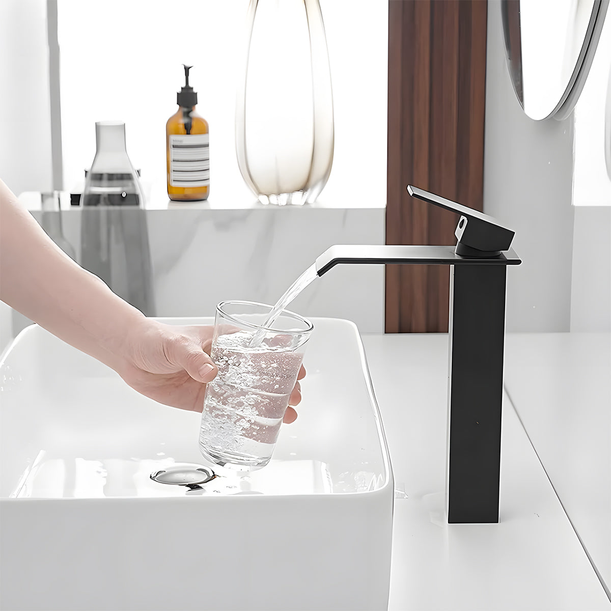 Waschtischarmatur, Wasserfall-Ausführung, Aufsatzmontage, Mattschwarz, Avira