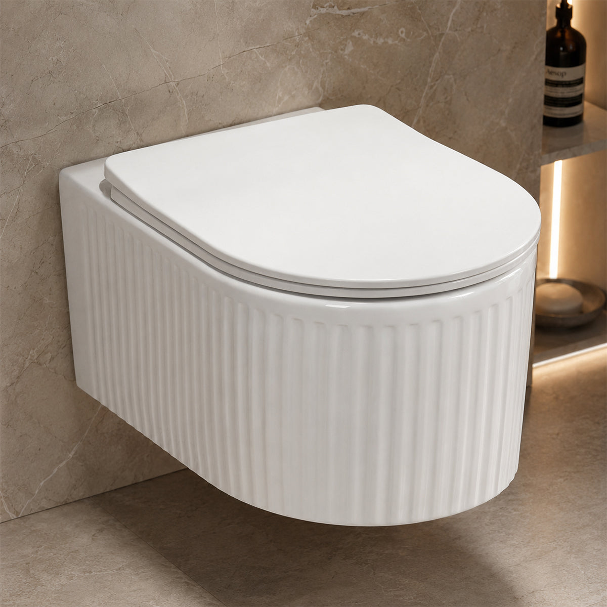 Toilettenschüssel, Wandmontage, Hochglanzweiß mit vertikaler Riffelung, Tornado-Spülsystem, 49 x 36 cm, Sanitärkeramik, Firenze