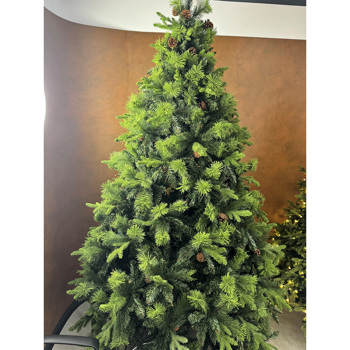 Premium-Weihnachtsbaum, 3D-Zweige, 220 cm, Himalaya, besonderes Design, natürliches Aussehen mit Zapfen