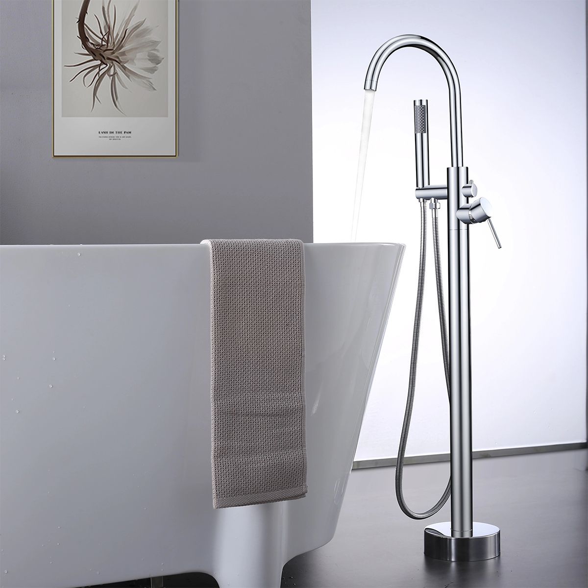 Freistehende Badewannenarmatur mit Handbrause, Strahlregler, freistehend, Messing, Chrom, Regal