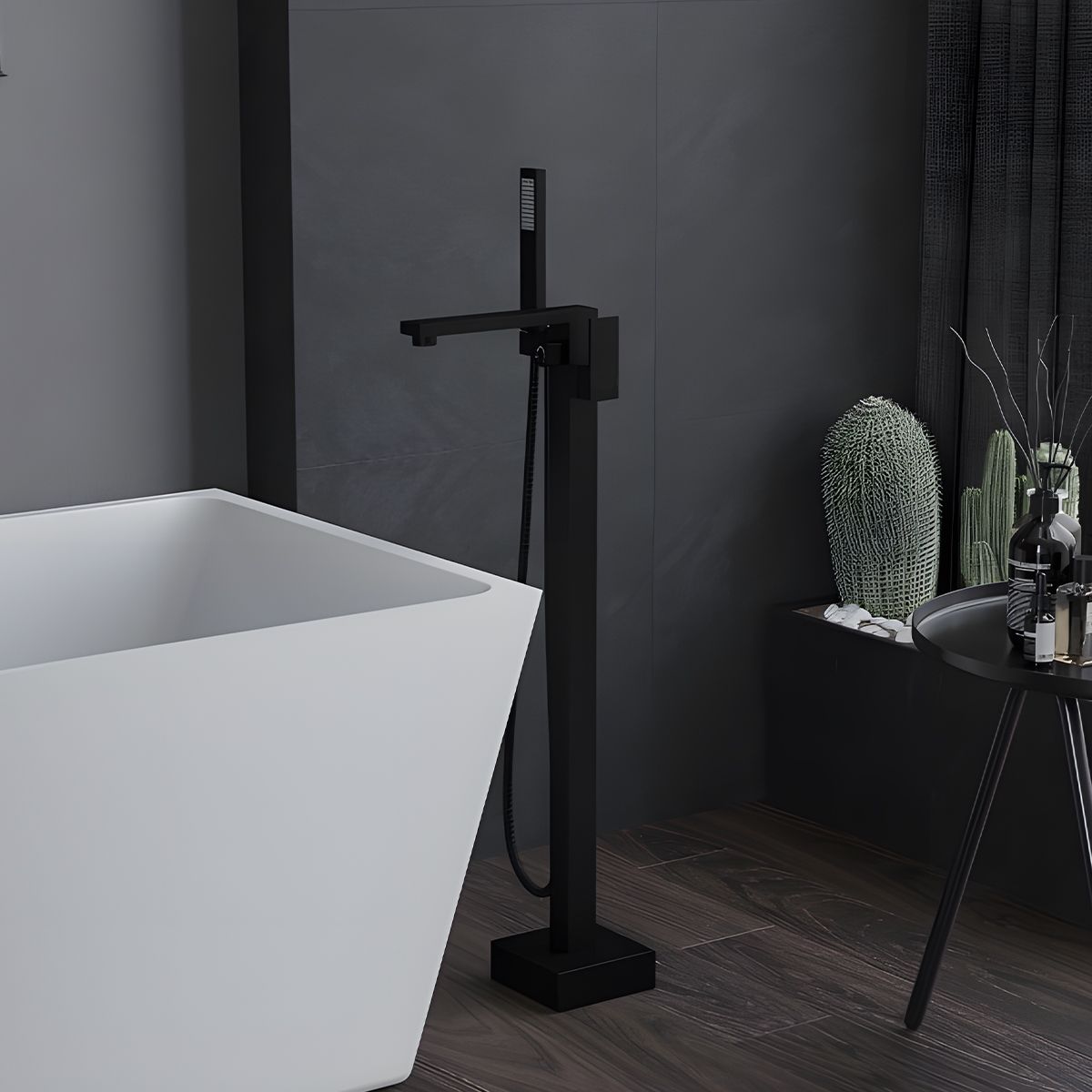 Freistehende Badewannenarmatur mit Handbrause, Strahlregler, freistehend, Messing, Mattschwarz, Luxe