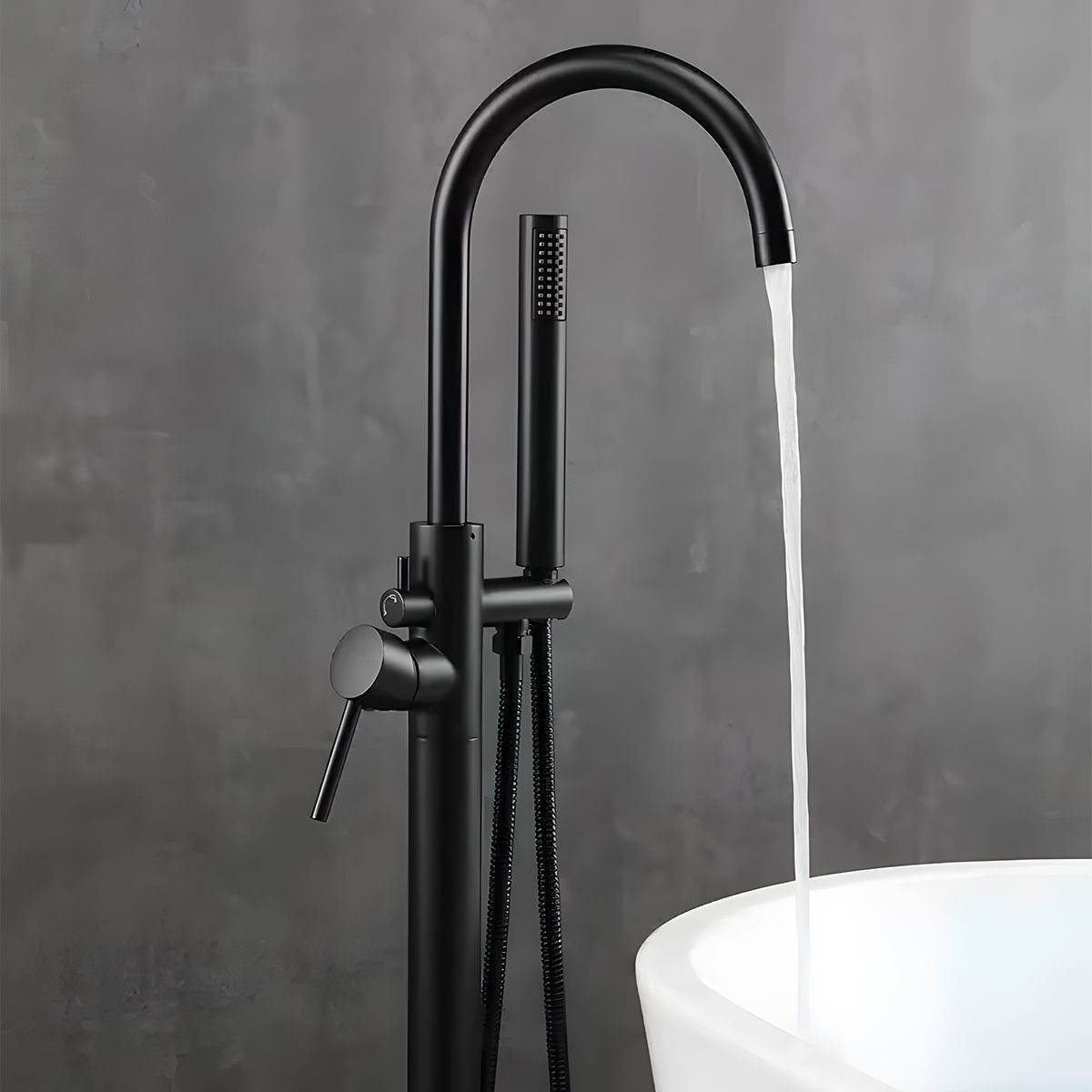 Freistehende Badewannenarmatur mit Handbrause, Strahlregler, freistehend, Messing, Mattschwarz, Regal