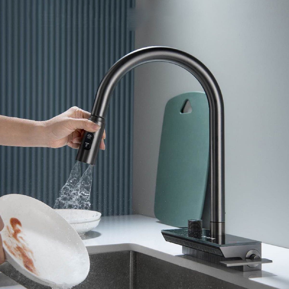 Küchenarmatur, hydroelektrisches Display mit Wasserfall, ausziehbare Brause, 3 Strahlarten, 360° schwenkbar, Gun Grey, Ingrid