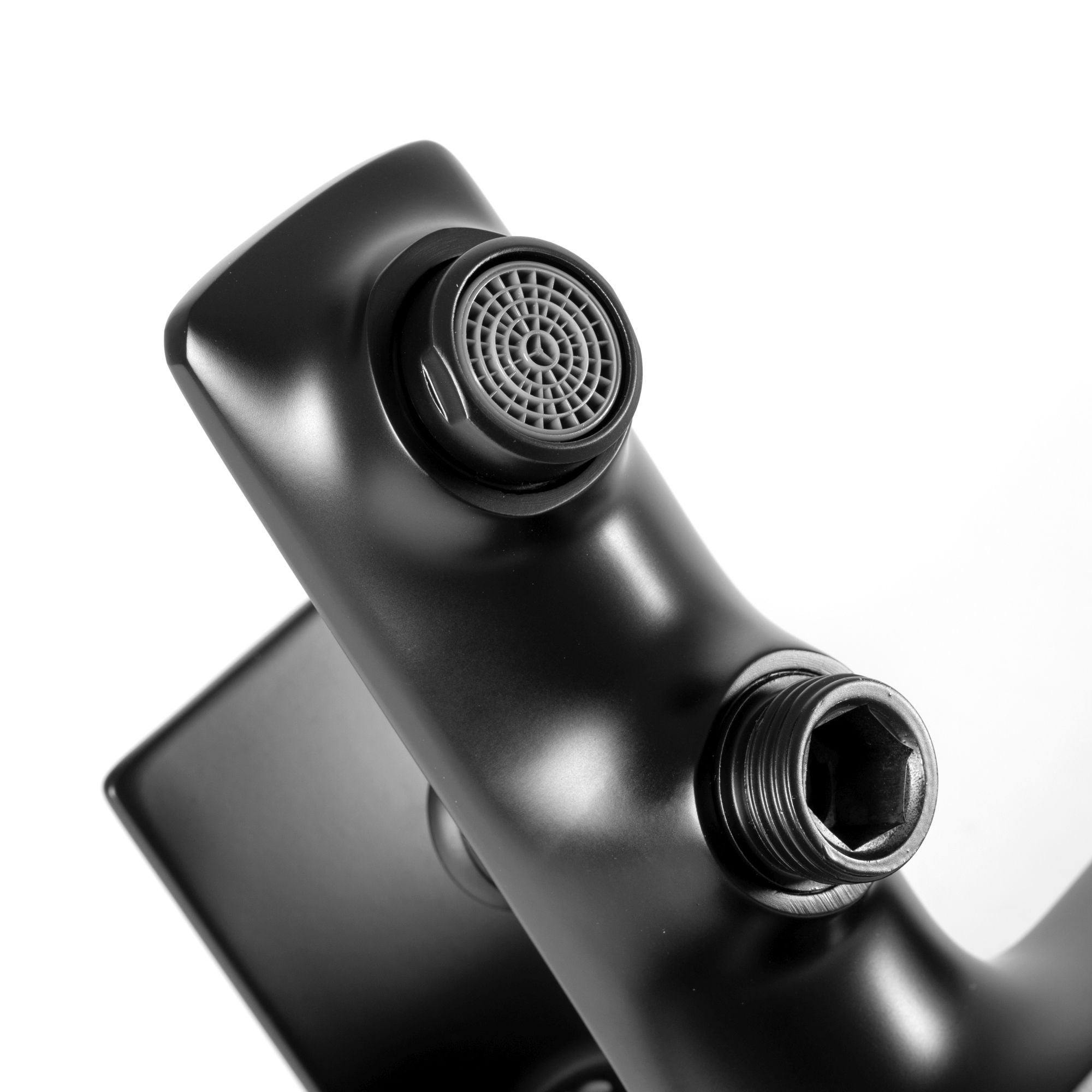 REA-Mayson Black Wannenarmatur, Wandmontage, Oberfläche Schwarz, Handbrause inklusive