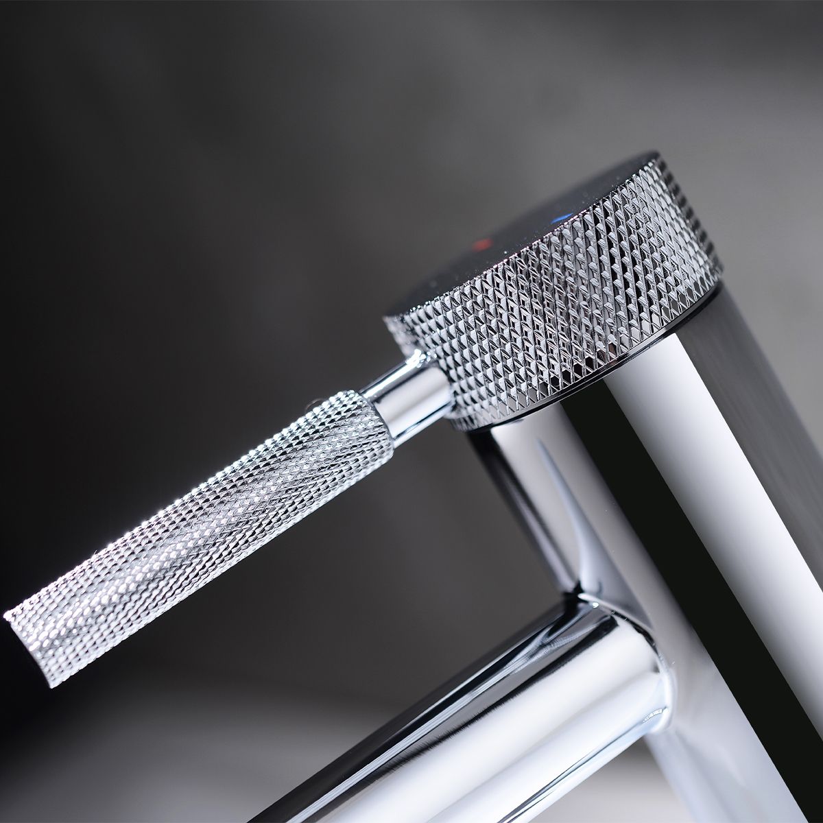Waschbeckenarmatur EGO-Tiona Chrome, Waschbeckenmontage, Chrom, mit Perlator, außergewöhnliches Design