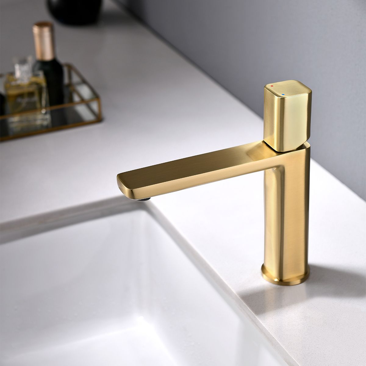 Waschbeckenarmatur Alano, Mattgold, Höhe 19,6 cm, Waschbeckenmontage