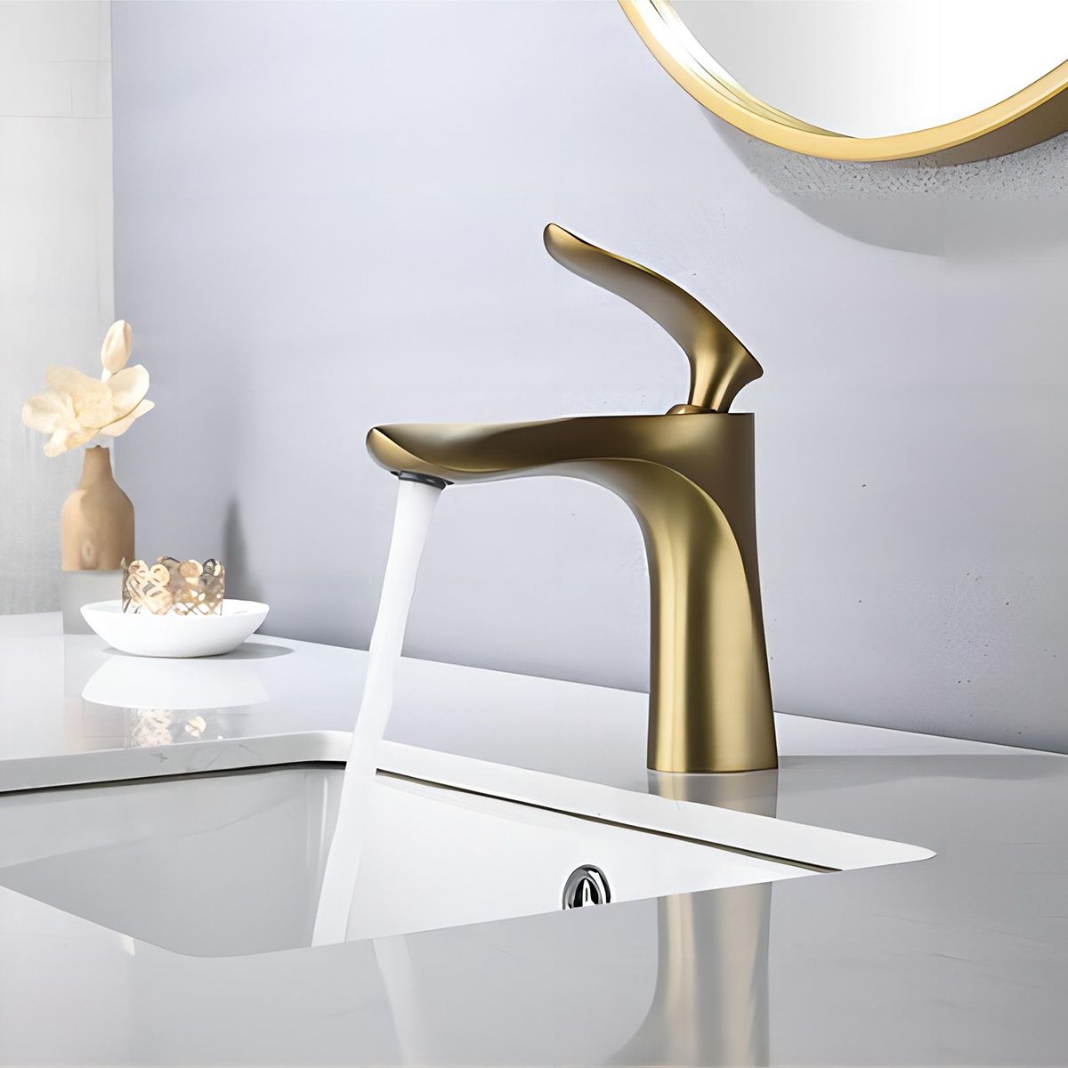 Waschbeckenarmatur Brandi, gebürstetes Gold, Höhe 16.5 cm, Waschbeckenmontage
