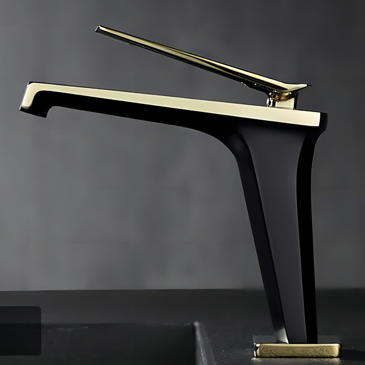 Waschbeckenarmatur Elado, Schwarz-Gold, Waschbeckenmontage