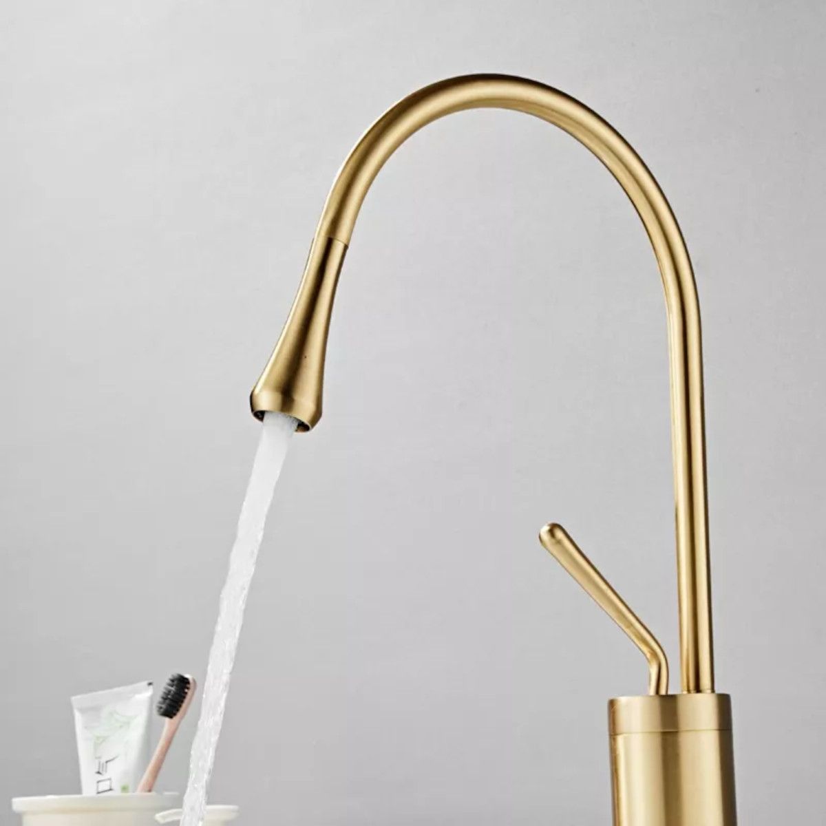 Waschbeckenarmatur Lost, Mattgold, 44 cm, mit Perlator, Aufsatzmontage