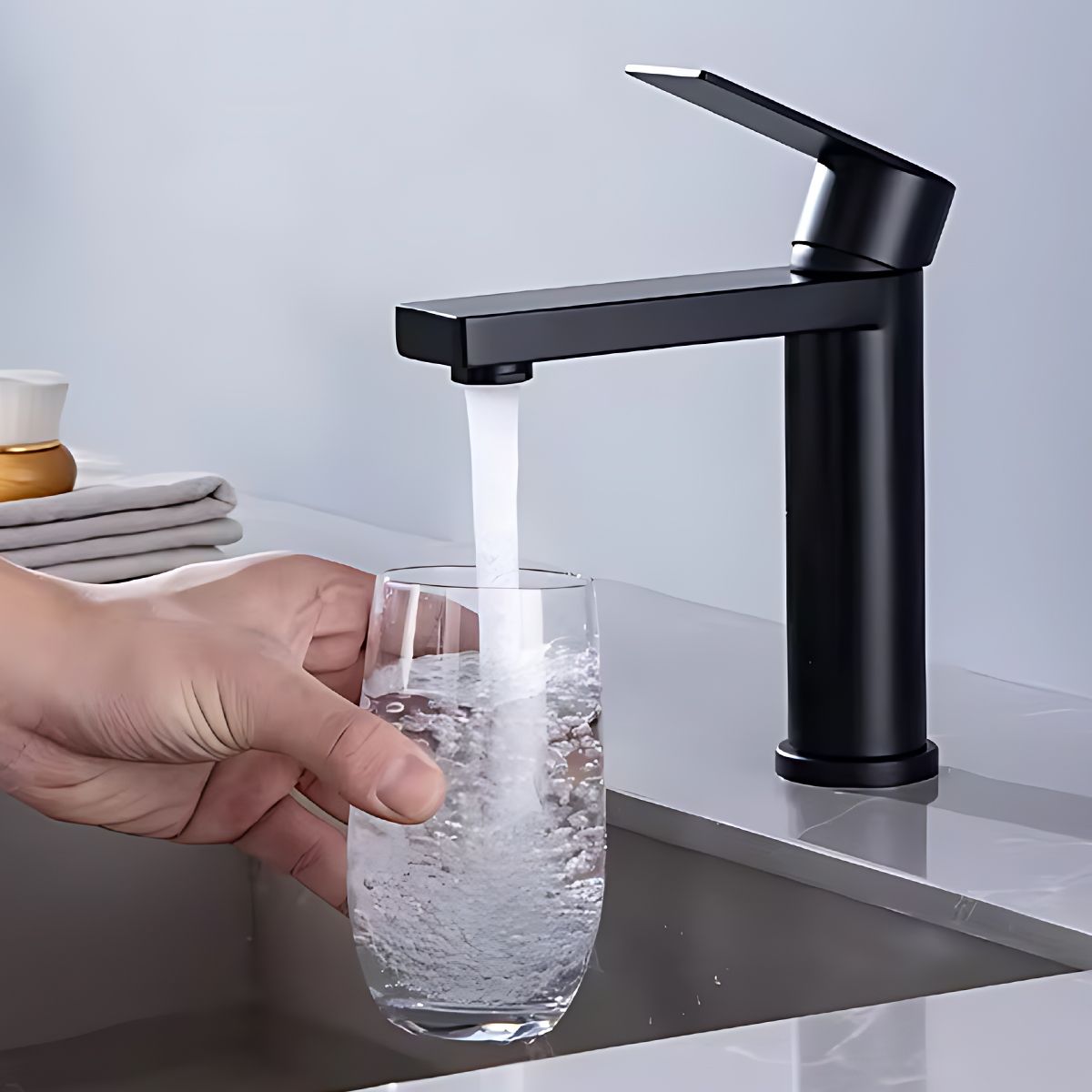 Waschbeckenarmatur, Mattschwarz, mit Perlator, Edelstahl, Waschbeckenmontage, Sereno