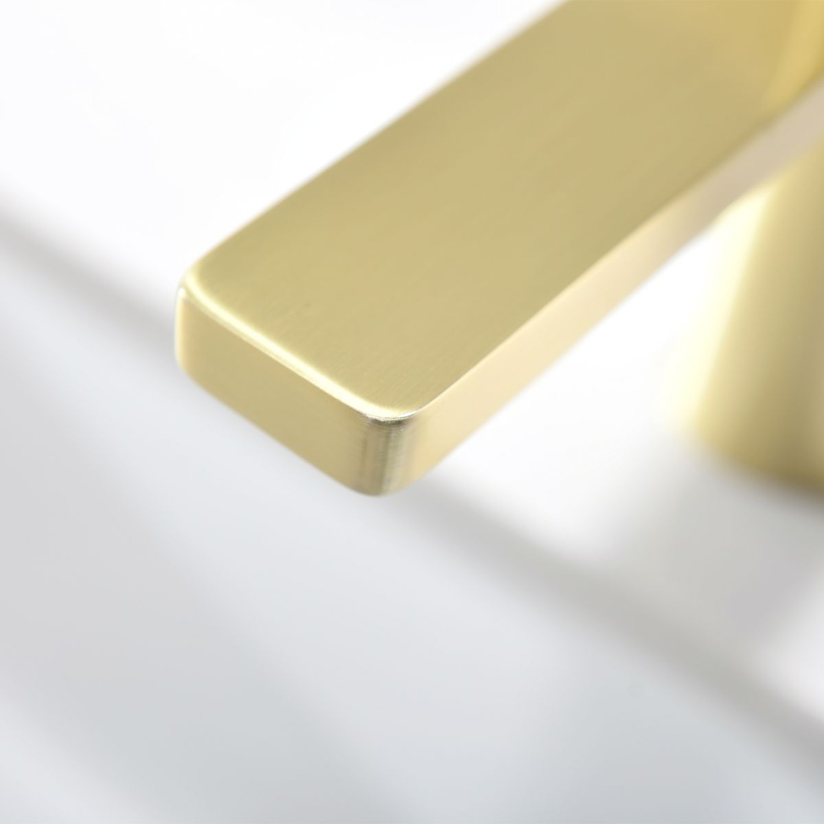 Waschbeckenarmatur Pilar, Mattgold, Höhe 18,5 cm, Waschbeckenmontage