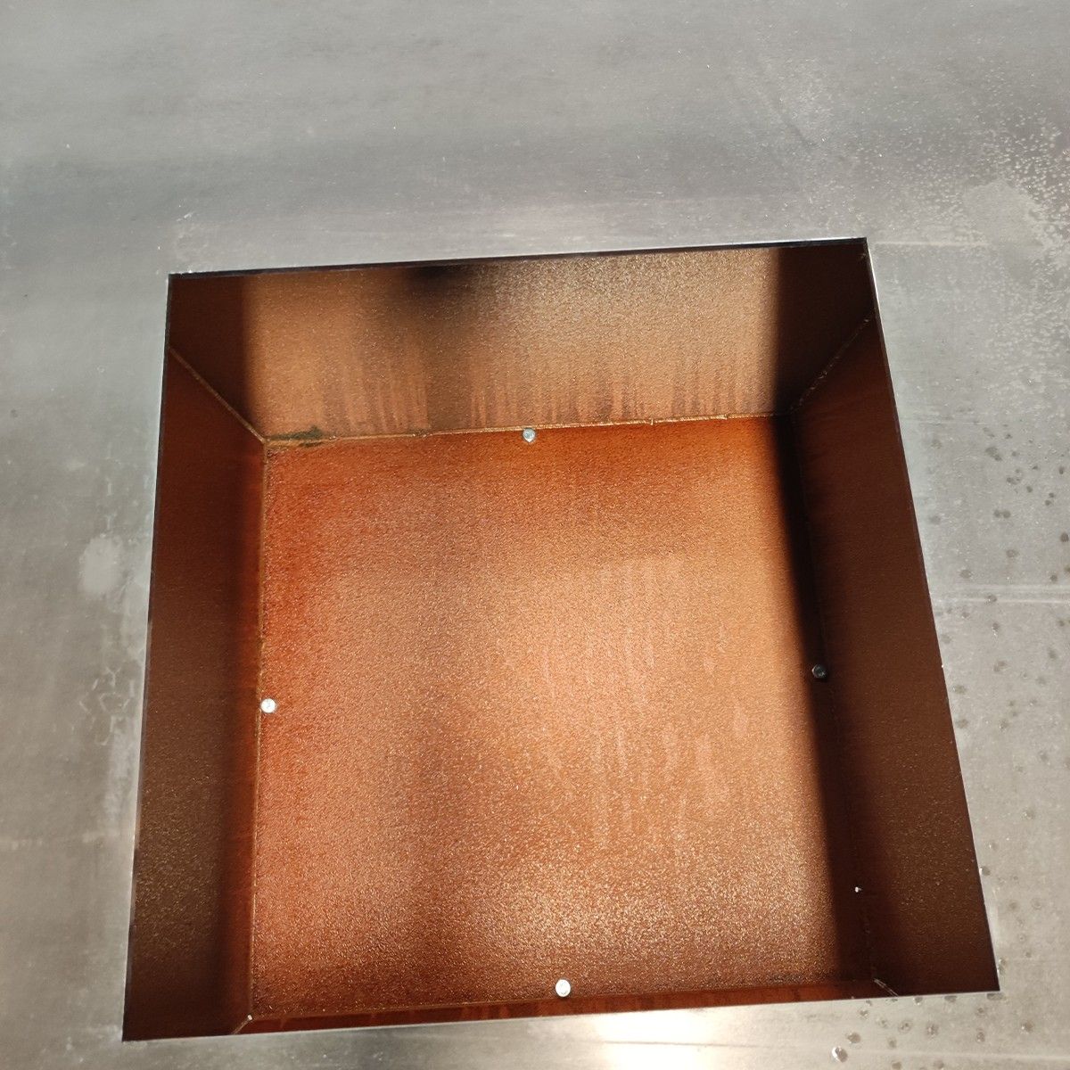 Holzgrill mit Grillplatte, große Kochfläche, Holzfach, 2 mm Cortenstahl, 100x100x90 cm, Rostoptik, Rustico