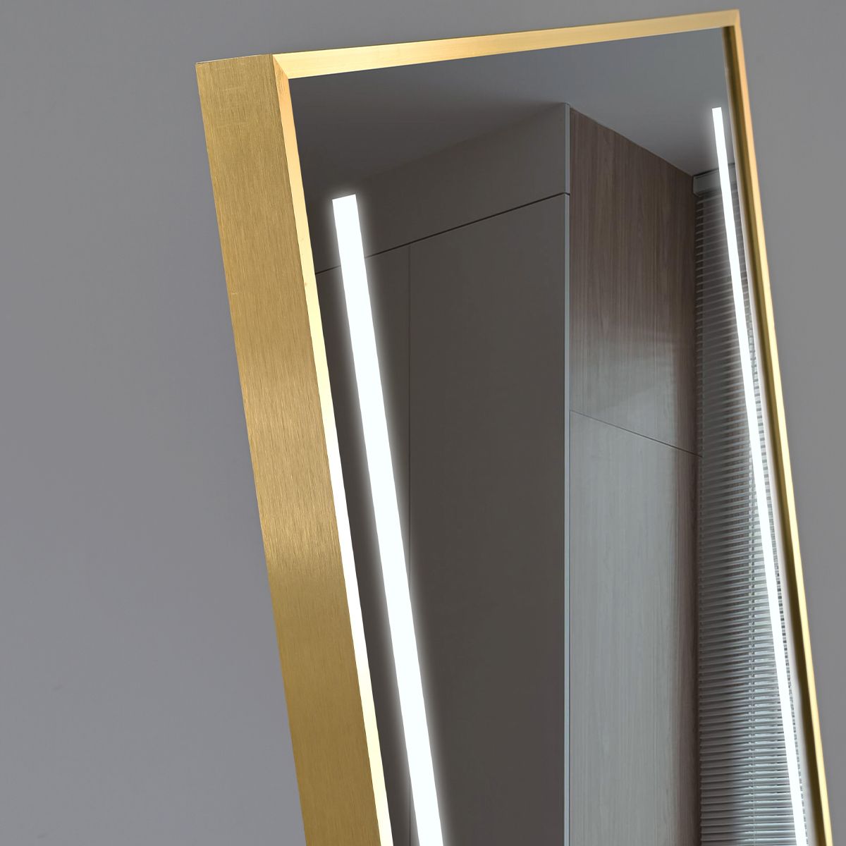 LED-Spiegel, Boden- oder Wandmontage, goldener Rahmen, Touch-Bedienung, 3 Lichtfarben, Anti-Beschlag, 5 mm, 60x165 cm, Mirage