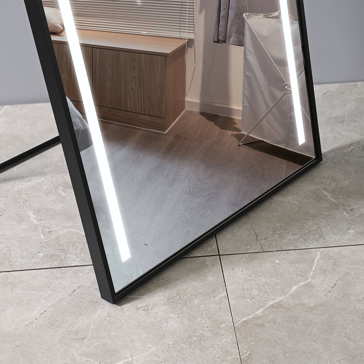 LED-Spiegel, Boden- oder Wandmontage, schwarzer Rahmen, Touch-Bedienung, 3 Lichtfarben, Anti-Beschlag, 5 mm, 60x165 cm, Mirage