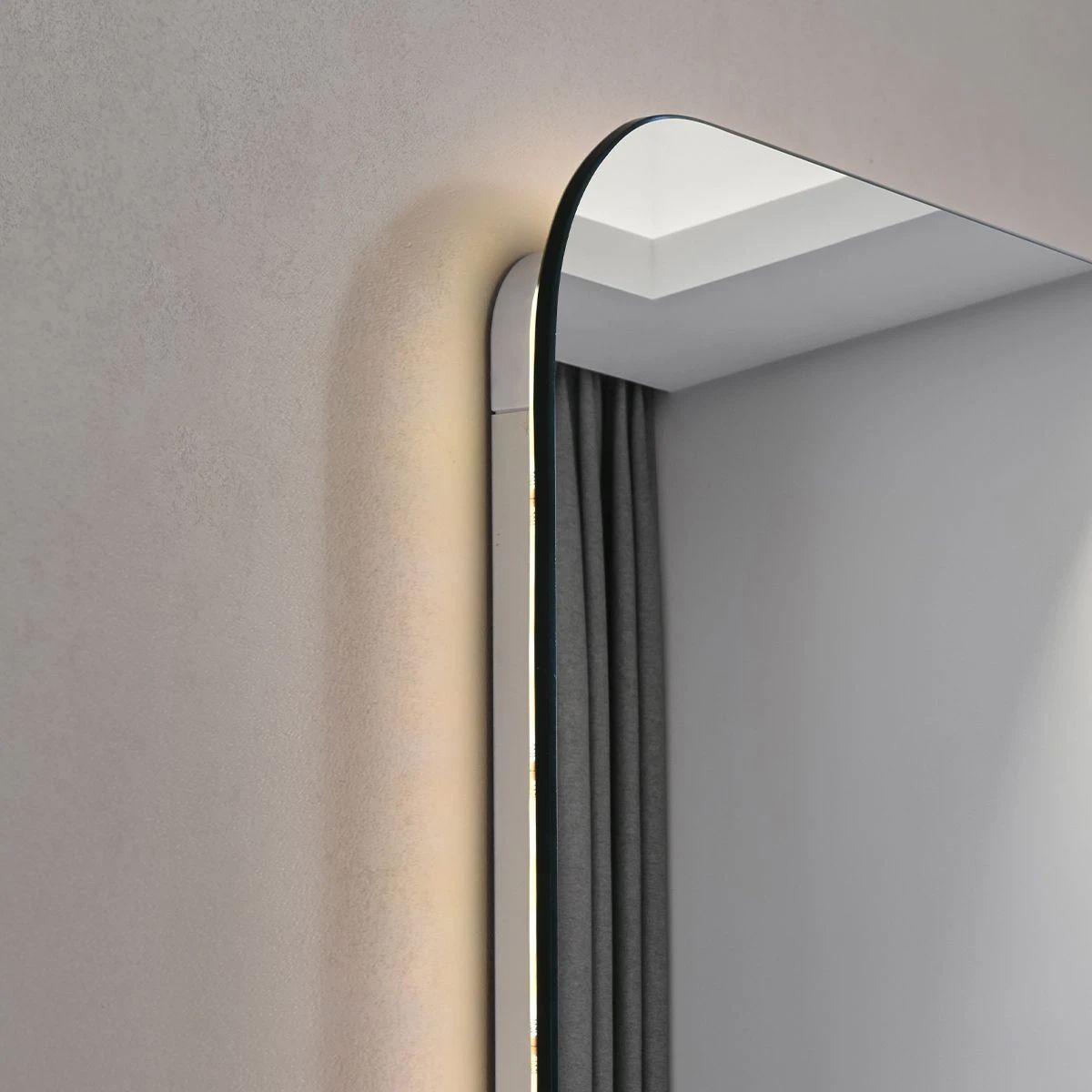 LED-Badezimmerspiegel, B-Ware, Anti-Beschlag-Funktion und Touch-Schalter, 5 mm, Maße: 90x70 cm, 3 einstellbare Lichtfarben, Louie