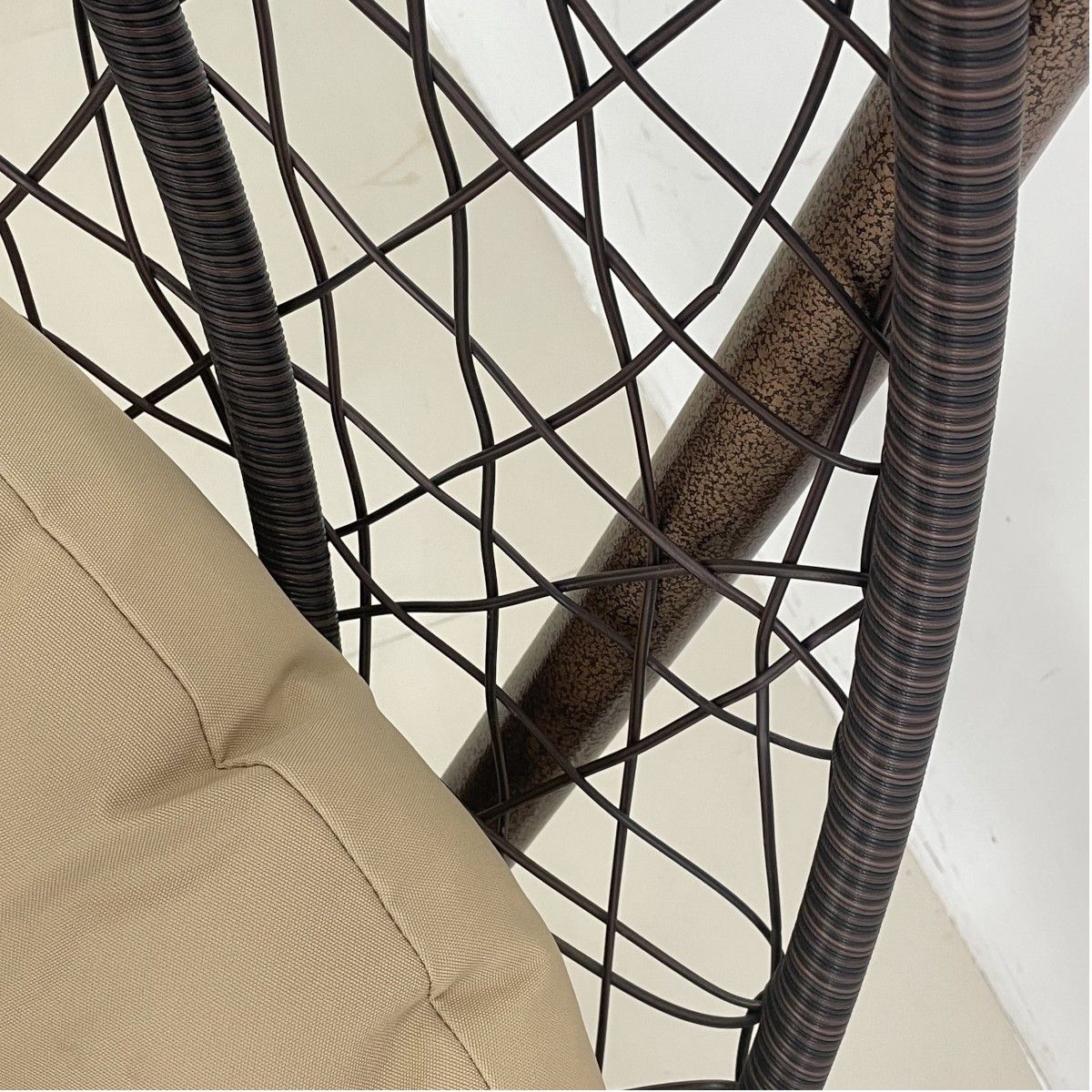 Hängesessel California Brown, Sessel zum Aufhängen, für Garten oder Wohnzimmer, komfortabel, 3D-Rattan