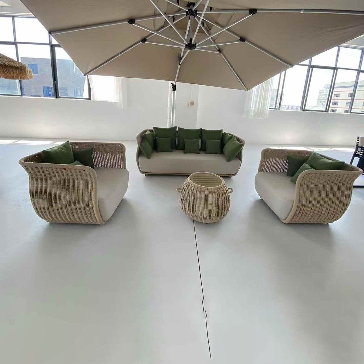 Möbelset für Terrasse und Garten, Sessel, 2-Sitzer-Sofa, Tisch, Aluminium, Seilgeflecht, cremefarbene Sitzfläche, olivgrüne Kissen, NIKO